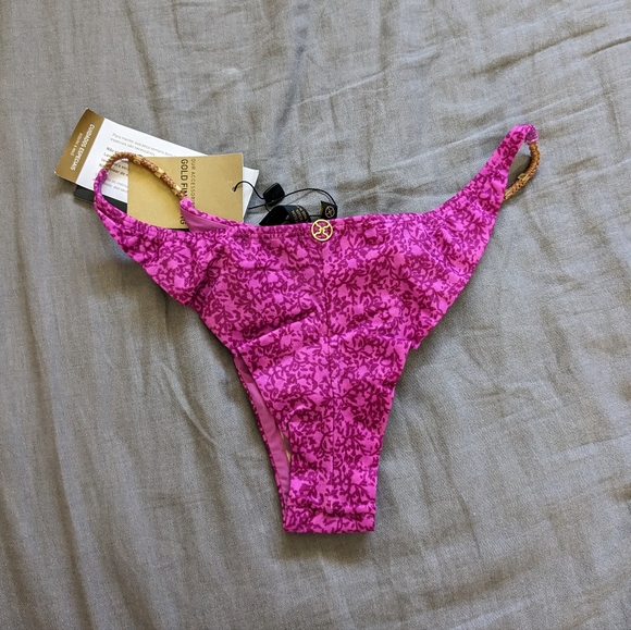 Vix Paula Hermanny Gya Lotus Kendra Bikini Bottom - Picture 4 of 6